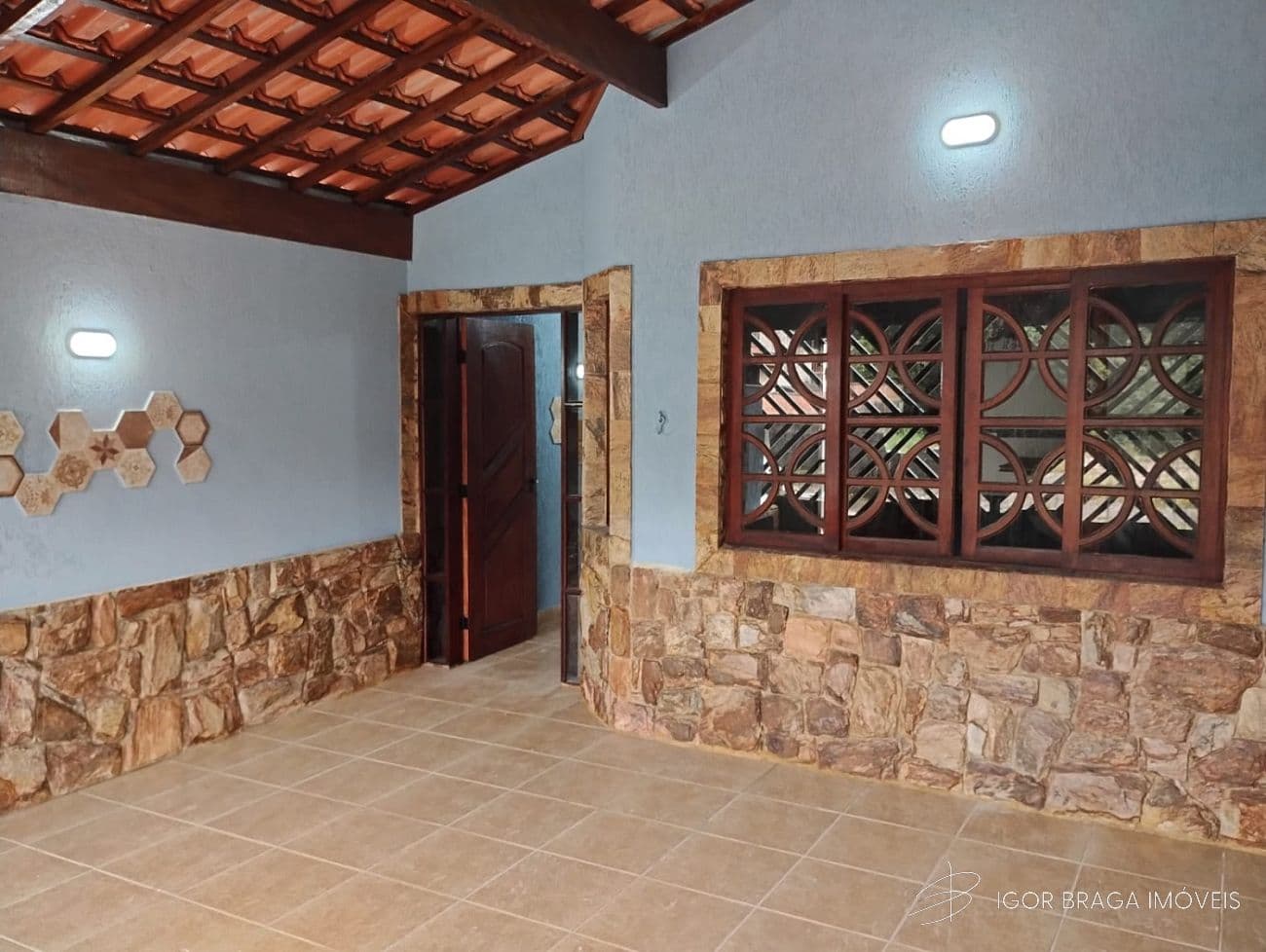 BELÍSSIMA CASA GEMINADA, FINO ACABAMENTO E À 350M DO MAR — foto 1