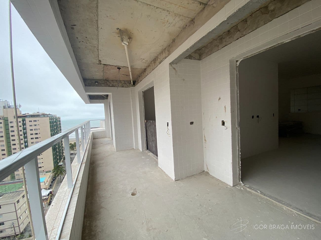 APARTAMENTO EM CONSTRUÇÃO, À 100M DO MAR E LAZER COMPLETO — foto 1
