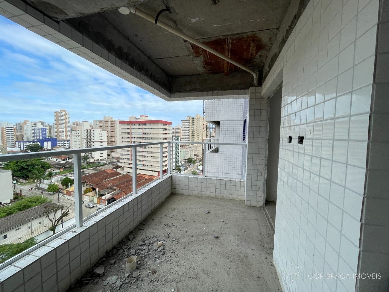 BELÍSSIMO APARTAMENTO, À 450M DO MAR E LAZER COMPLETO — foto 1