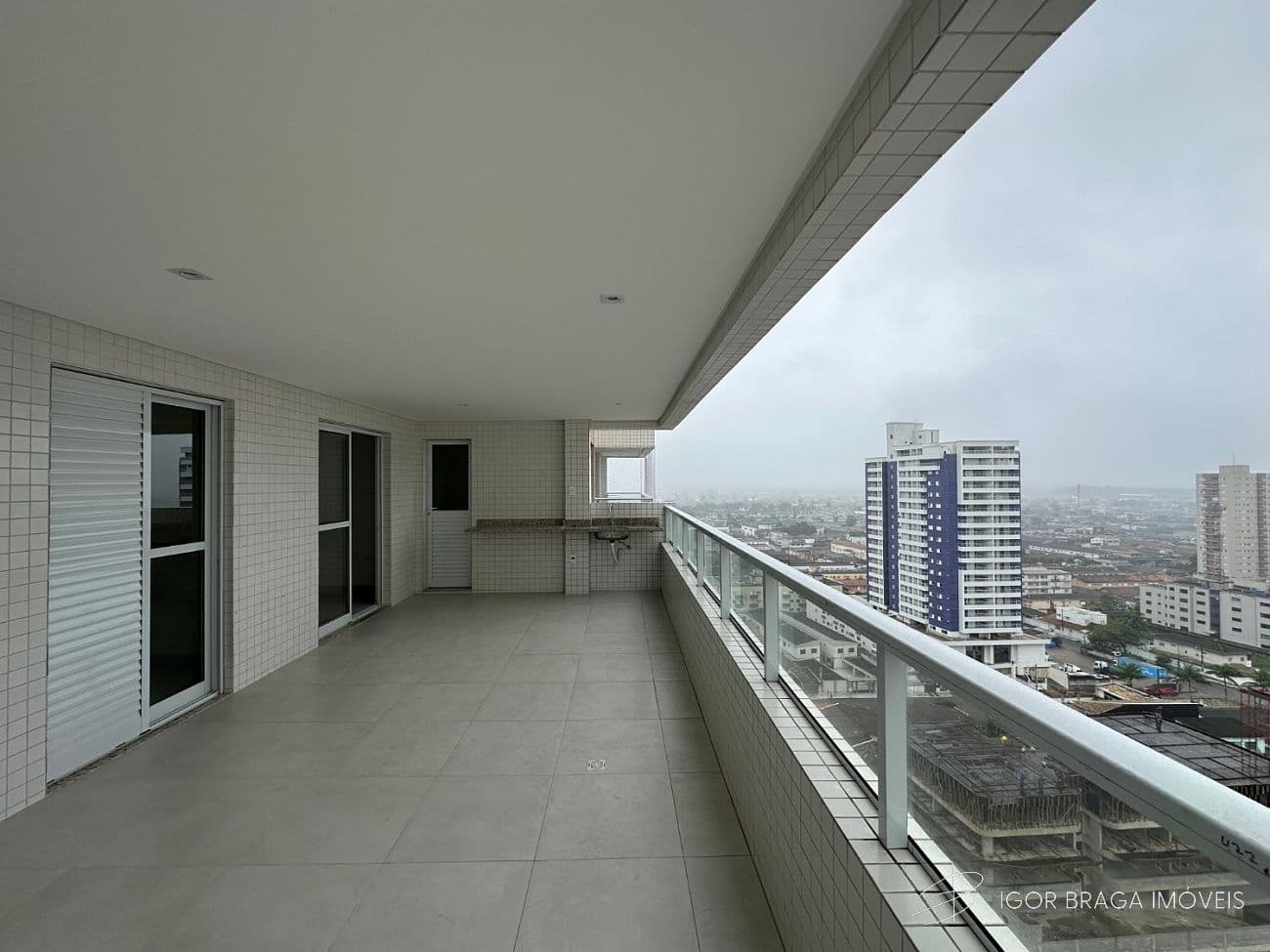 BELÍSSIMO APARTAMENTO NOVO, À 300M DO MAR E LAZER COMPLETO — foto 1