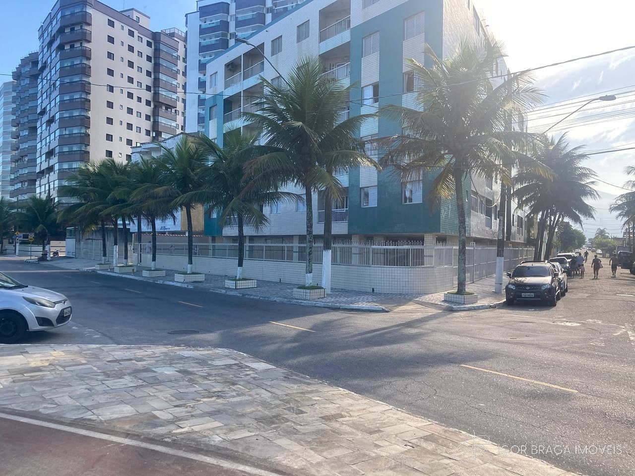 BELÍSSIMO APARTAMENTO, À 50M DO MAR E LAZER COMPLETO — foto 1
