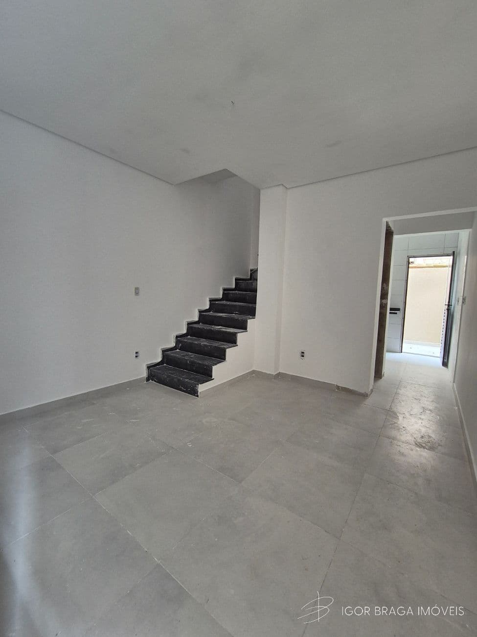 BELÍSSIMO CASA EM CONDOMINIO, À 300M DO MAR E LAZER COMPLETO — foto 1