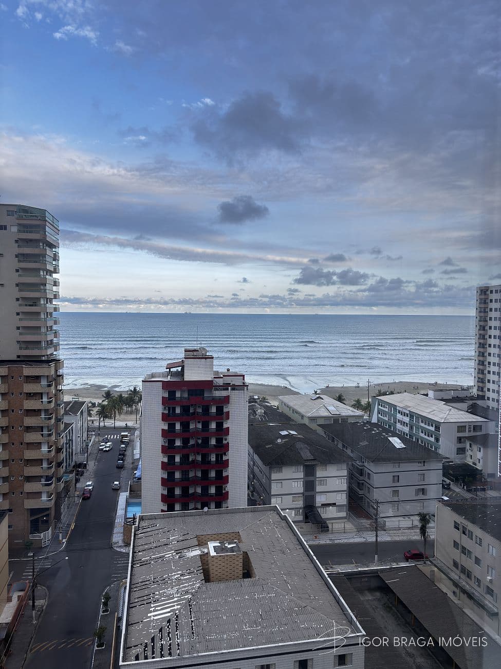 EXCELENTE APARTAMENTO, À 200M DO MAR E LAZER COMPLETO — foto 1