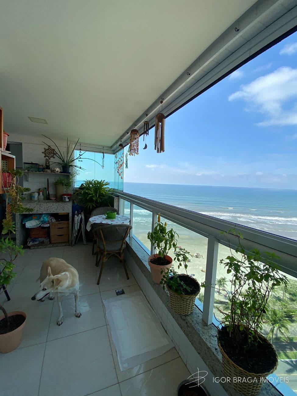 EXCELENTE APARTAMENTO, À 50M DO MAR E LAZER COMPLETO — foto 1