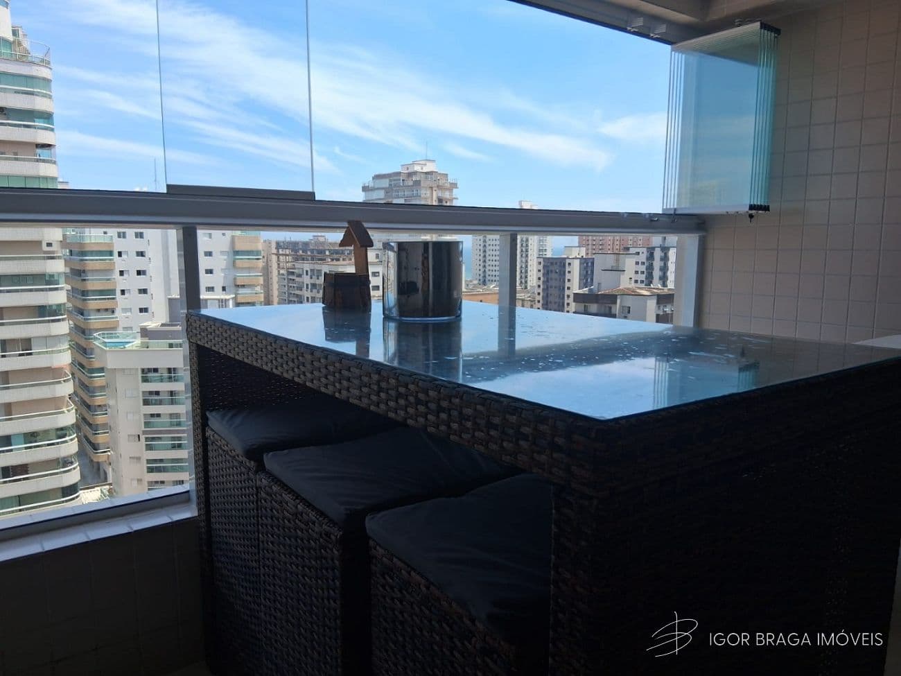 BELÍSSIMO APARTAMENTO, À 450M DO MAR E LAZER COMPLETO — foto 1