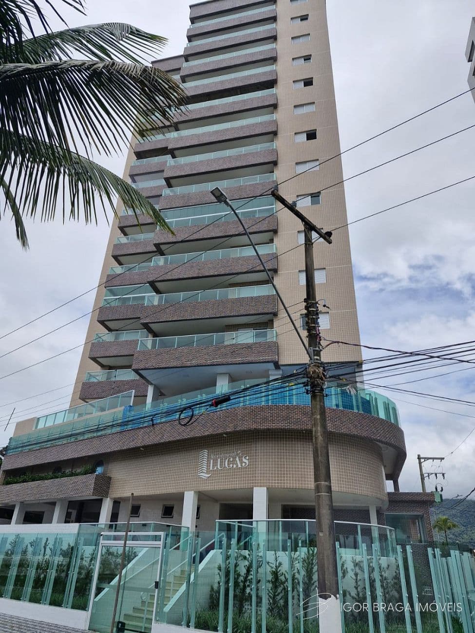 INCRÍVEL APARTAMENTO, FRENTE MAR COM LAZER COMPLETO — foto 1