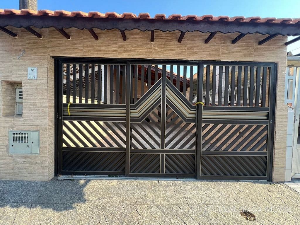 BELÍSSIMA CASA GEMINADA, ÁREA GOURMET E À 650M DO MAR — foto 1