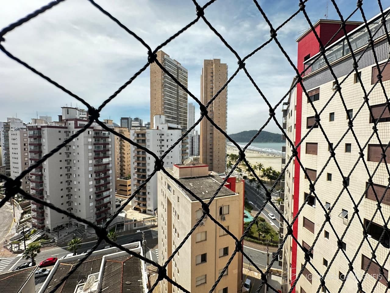 EXCELENTE APARTAMENTO A 20M DO MAR COM LAZER COMPLETO — foto 1