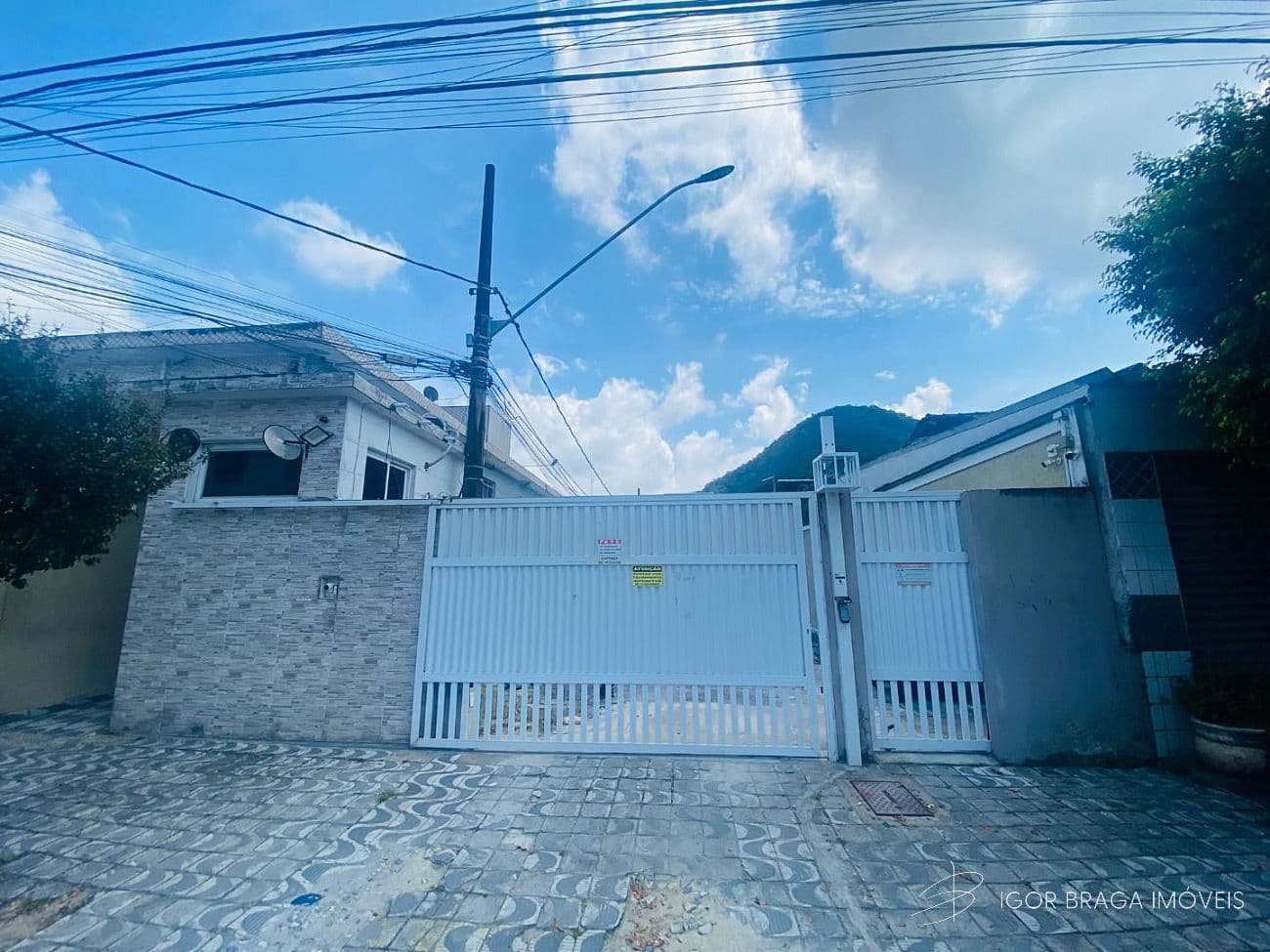 BELÍSSIMA CASA EM CONDOMÍNIO, AMPLA E Á 800M DO MAR — foto 1