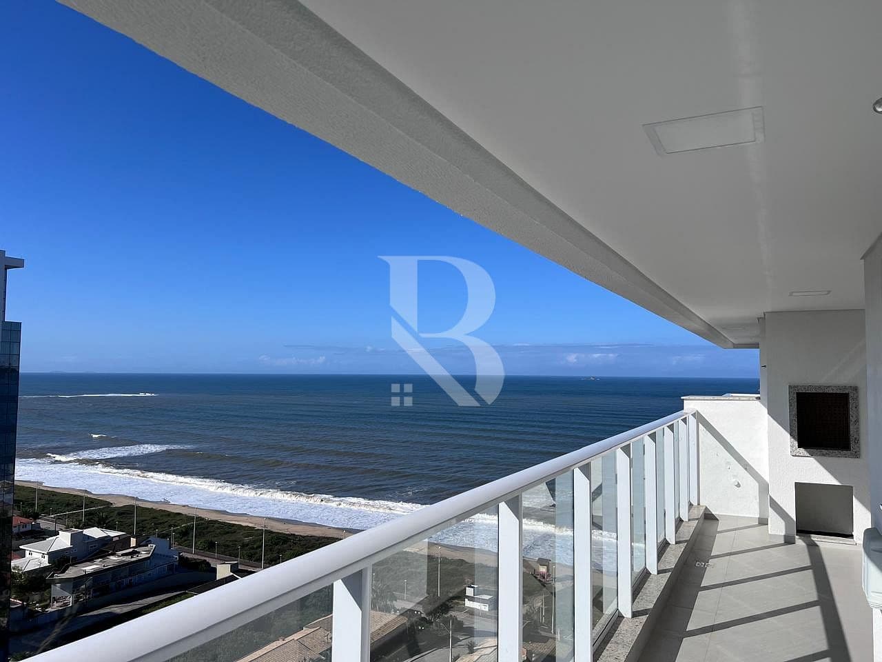 Com 3 quartos. Ocean View - Apartamento frente mar a venda em Balneário Piçarras. — foto 1
