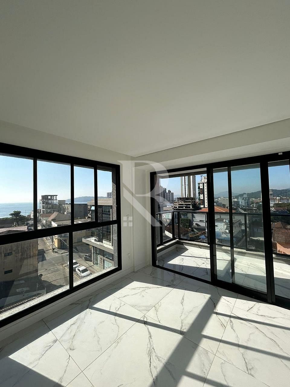 Com 3 suítes, vista mar apenas 250 metros do mar — foto 1