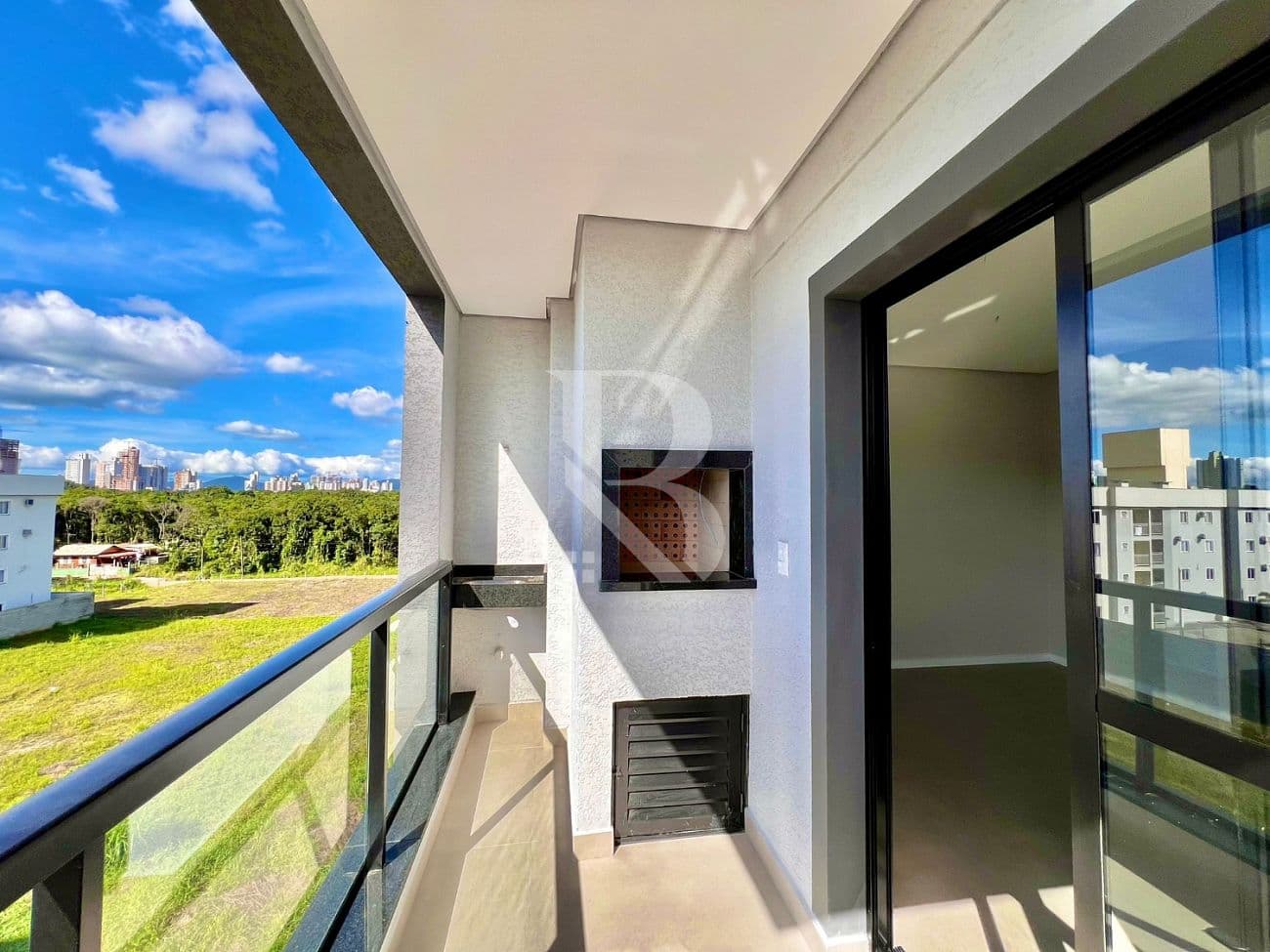 Com 2 suítes — foto 1