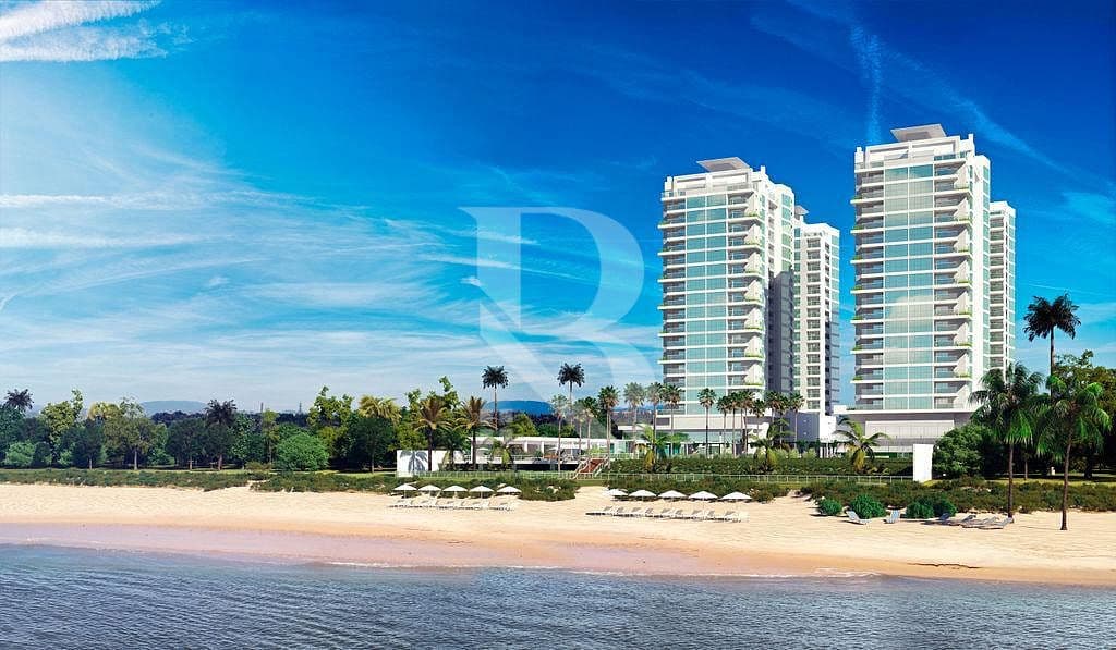 Com 4 suítes. Apartamento frente mar a venda em Piçarras - SC — foto 1