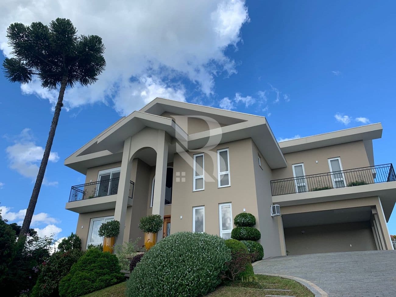 Com 3 quartos, com piscina — foto 1