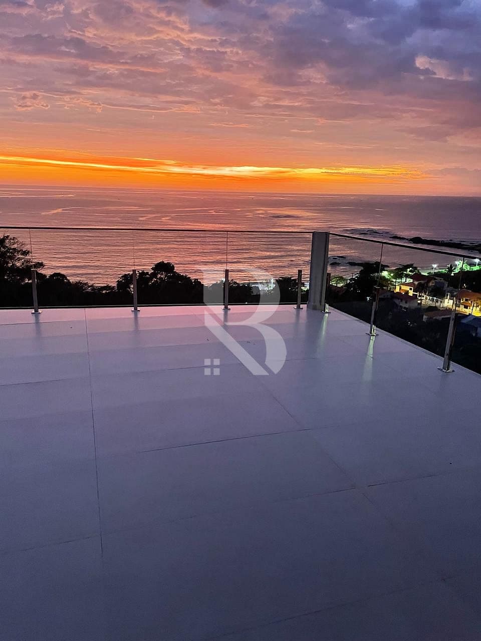 Com 5 quartos, próximo do mar — foto 1