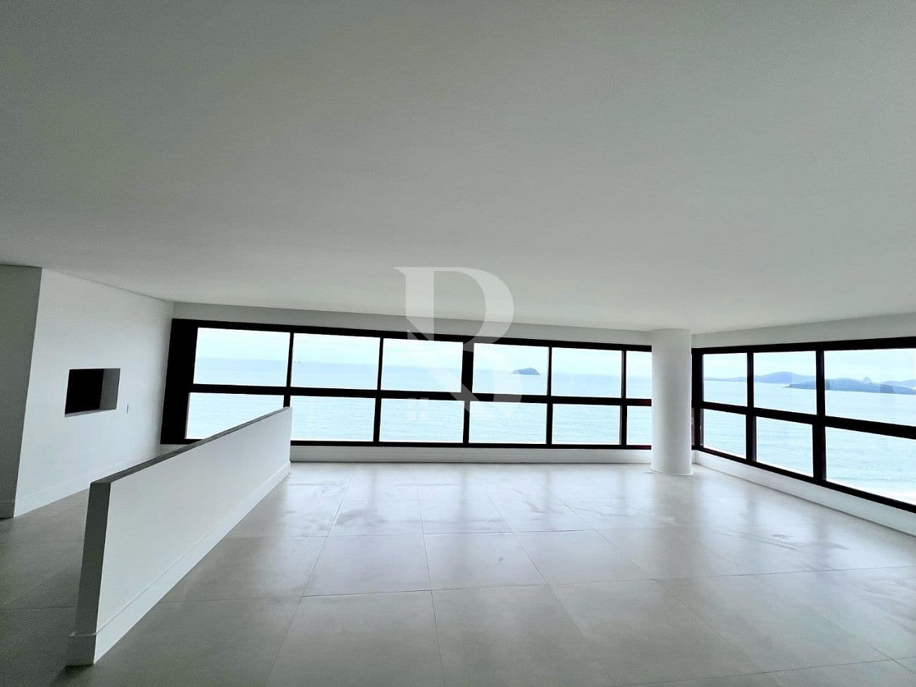 Com 3 suítes. Mykonos - Daxo - Frente mar em Balneário Piçarras - SC — foto 1