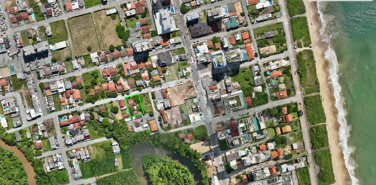 A venda em Balneário Piçarras - SC - Terreno para prédios — foto 1