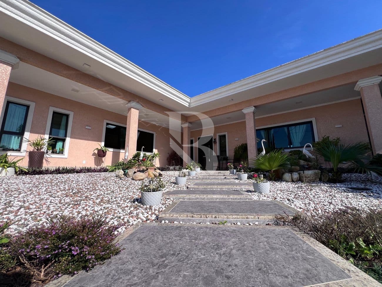 Com 3 quartos. Imóveis a venda em Balneário Piçarras — foto 1