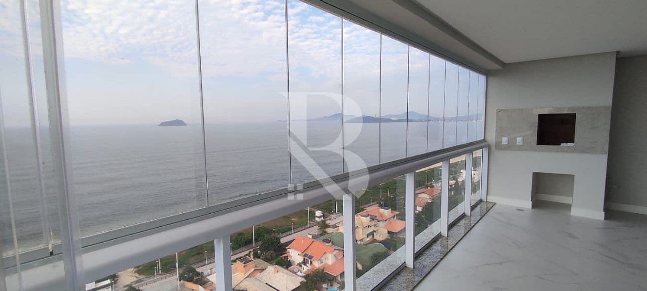 Com 3 quartos. Apartamento Frente Mar à Venda no Vetter Palm Springs em Balneário Piçarras — foto 1