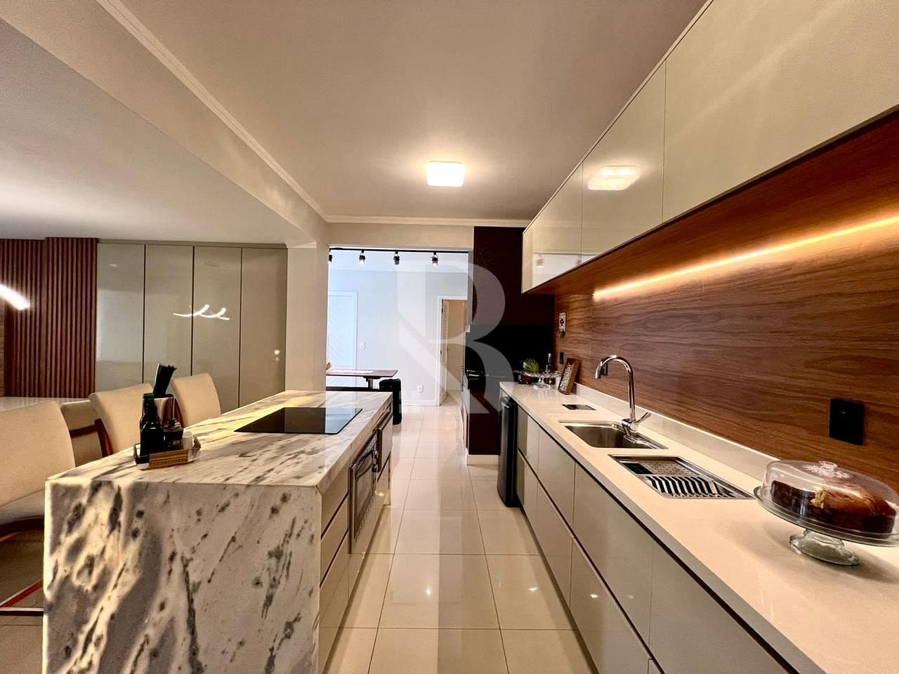 Com 3 quartos. Casa a venda em Balneário Piçarras SC — foto 1