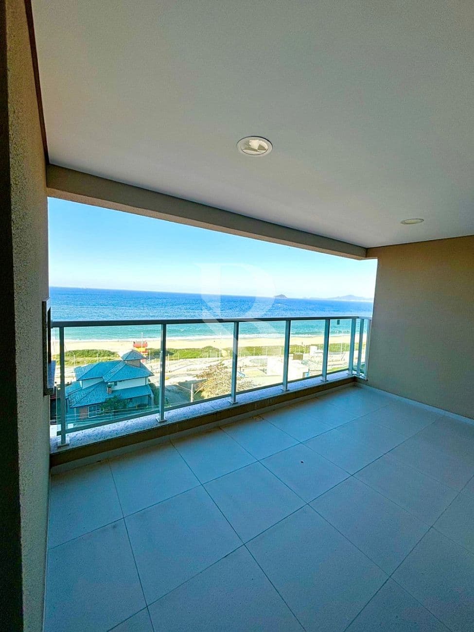 Com 4 quartos. Apartamento a venda em Balneário Piçarras SC. — foto 1