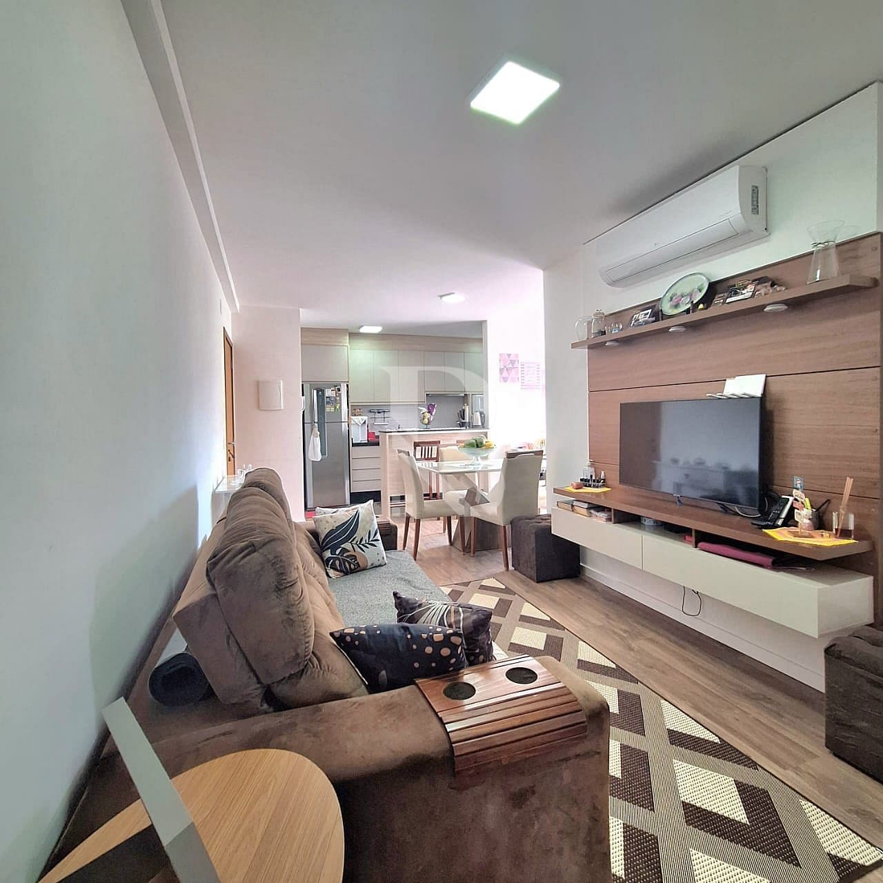 Com 2 quartos. Apartamento a venda em Balneário Piçarras - SC — foto 1