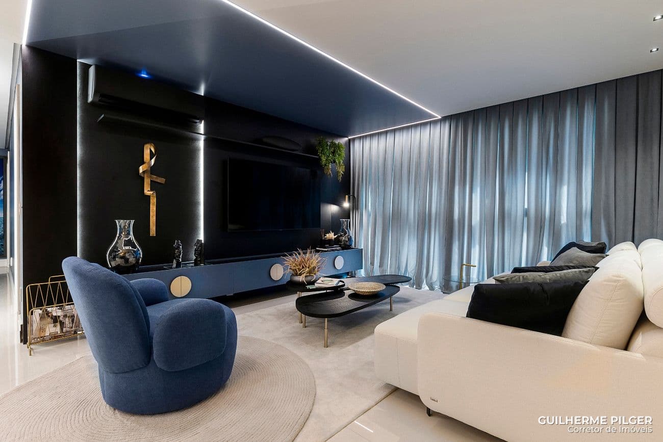 Apartamento no Ed. Phoenix Tower em Balneário Camboriú — foto 1