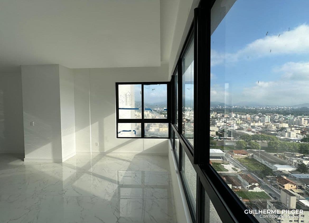 Apartamento no Ed. Florence Garden em Balneário Camboriú — foto 1