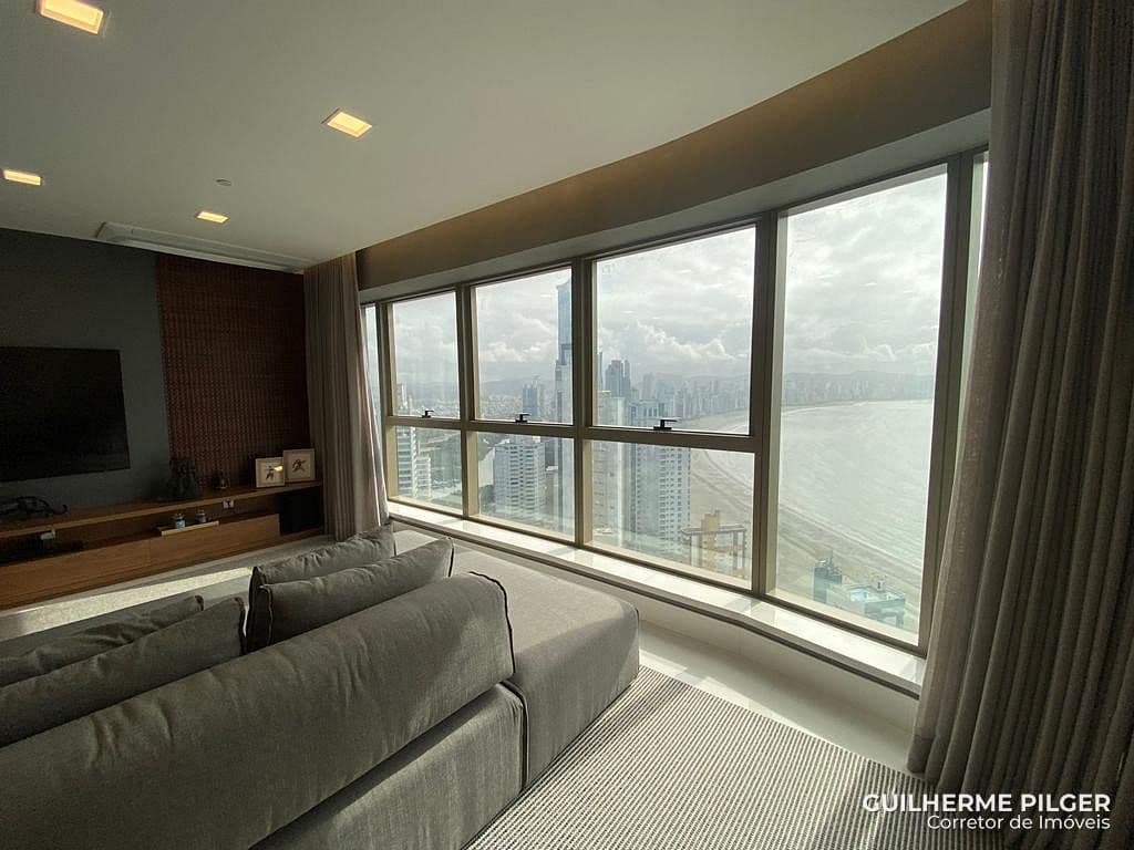 Apartamento no Ed. Yachthouse by Pininfarina na Barra Sul em Balneário Camboriú — foto 1