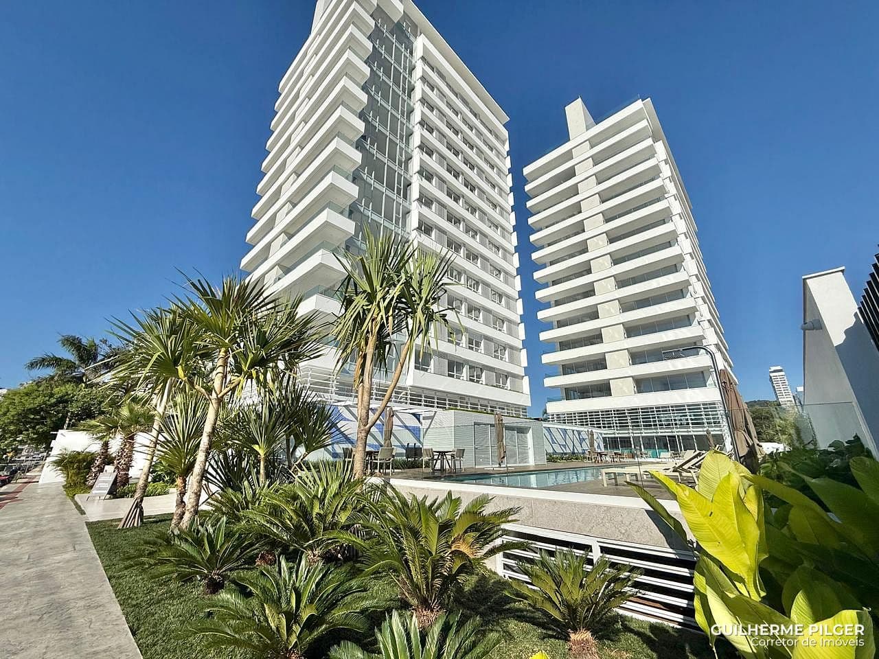 Apartamento no Ed. Riva Praia Brava na Praia Brava em Itajaí — foto 1