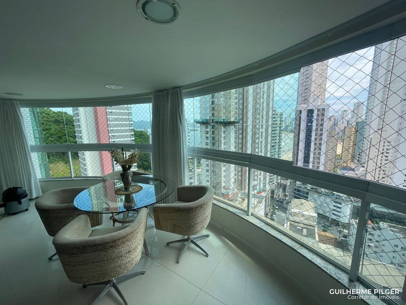 Apartamento no Ed. Bellas Artes Residencial em Balneário Camboriú — foto 1