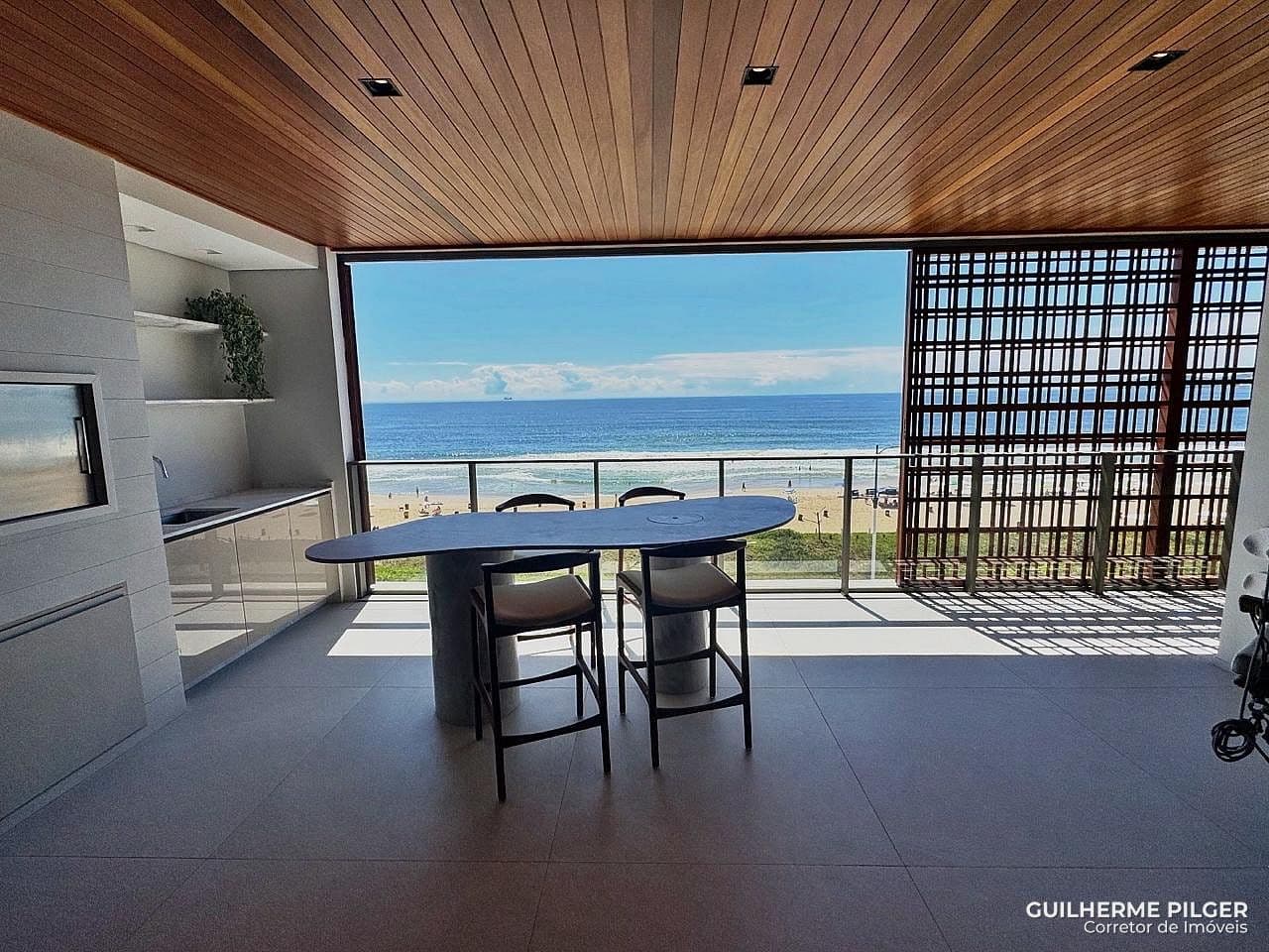 Apartamento no Ed. Tirreno Residenziale na Praia Brava de Itajaí — foto 1