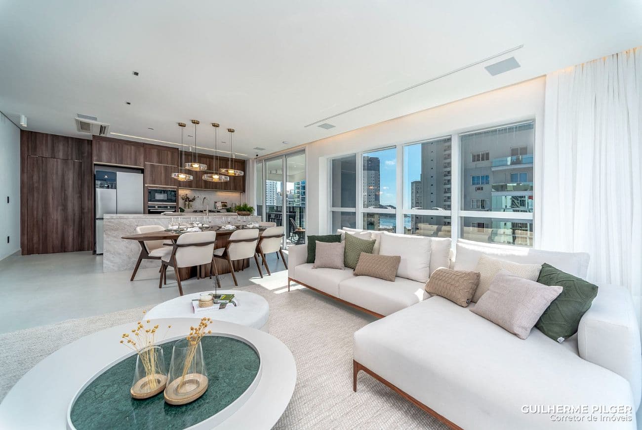 Apartamento no Ed. Cyano Mare em Balneário Camboriú — foto 1