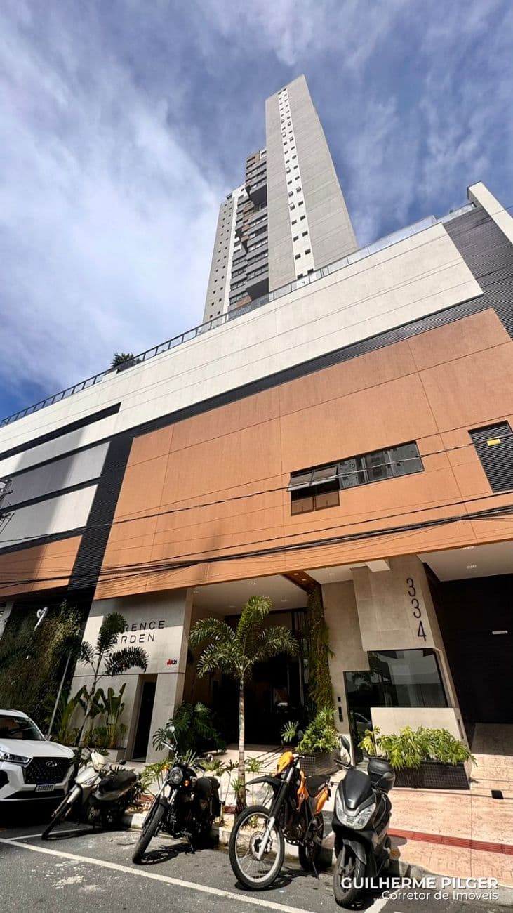 Apartamento no Edifício Florence Garden em Balneário Camboriú — foto 1