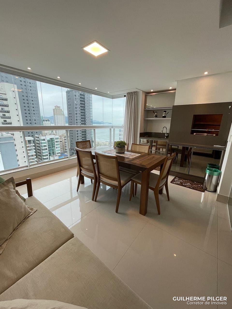 Apartamento no Edifício Maison Paris em Itapema — foto 1