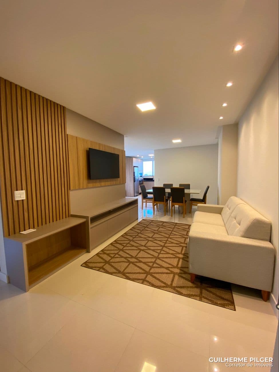 Apartamento no Edifício Chateau Unique em Itapema — foto 1