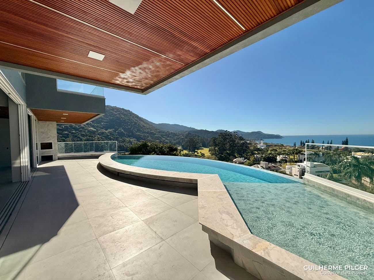 Casa no Condomínio Iate Club Plaza em Itapema — foto 1