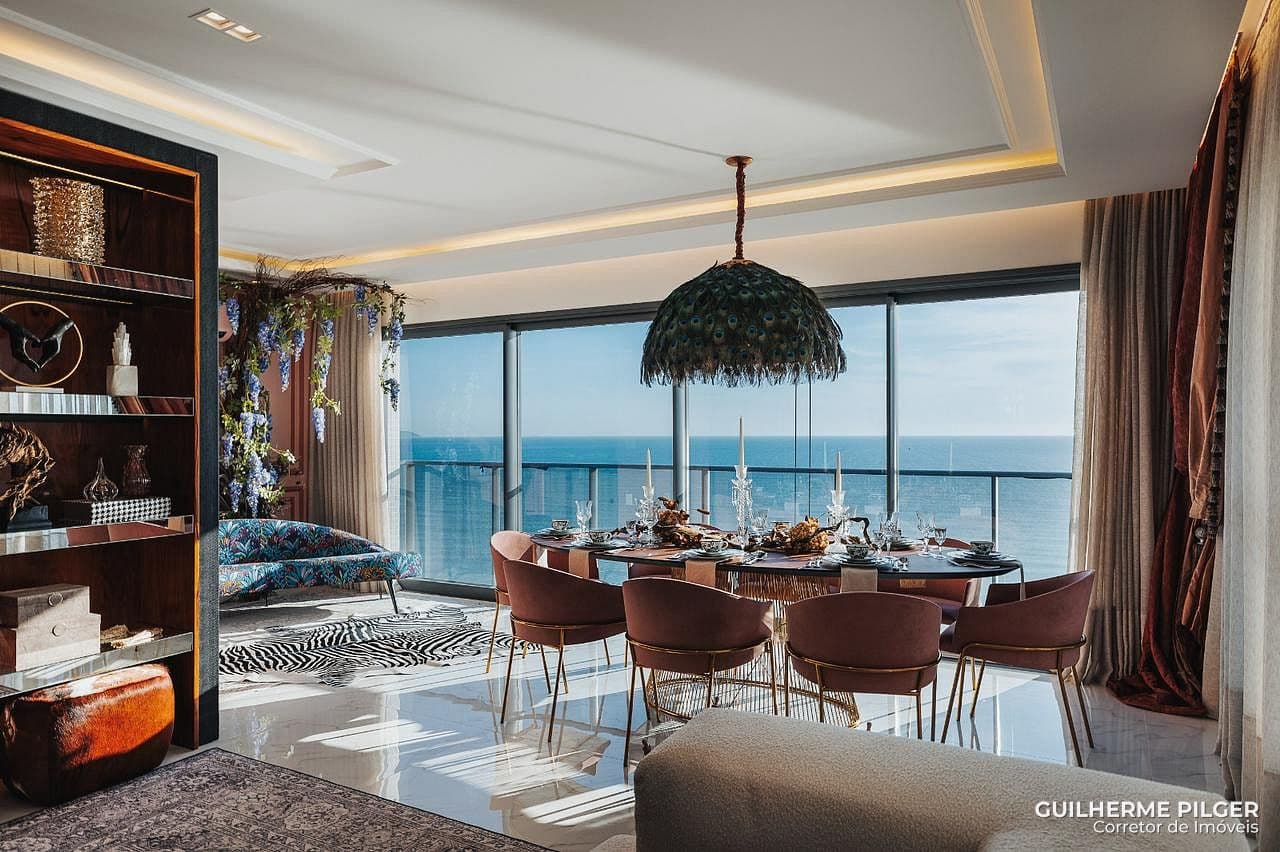 Apartamento no Ed. Francisco I Residencial em Meia Praia em Itapema — foto 1