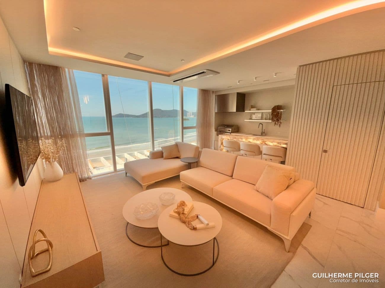 Apartamento no Ed. Boreal Tower na Barra Norte em Balneário Camboriú — foto 1