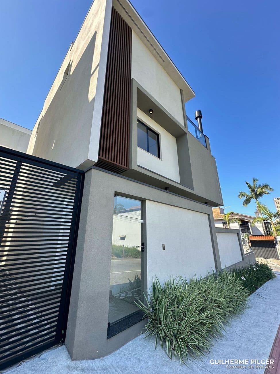 Casa Triplex na Barra Norte de Balneário Camboriú — foto 1