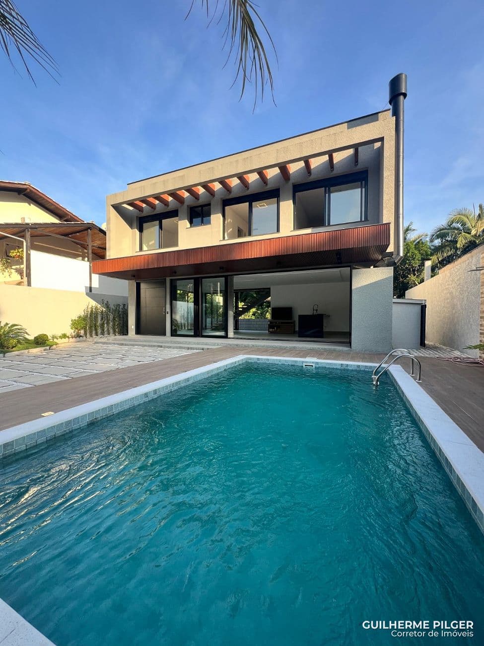 Casa na Praia do Estaleiro — foto 1