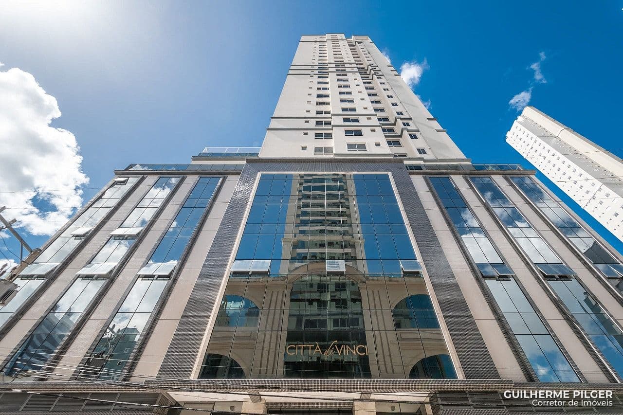 Apartamento no Ed. Città di Vinci em Balneário Camboriú — foto 1