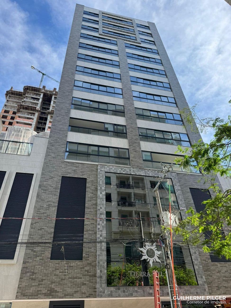 Cobertura no Ed. Tierra del Sol em Balneário Camboriú — foto 1