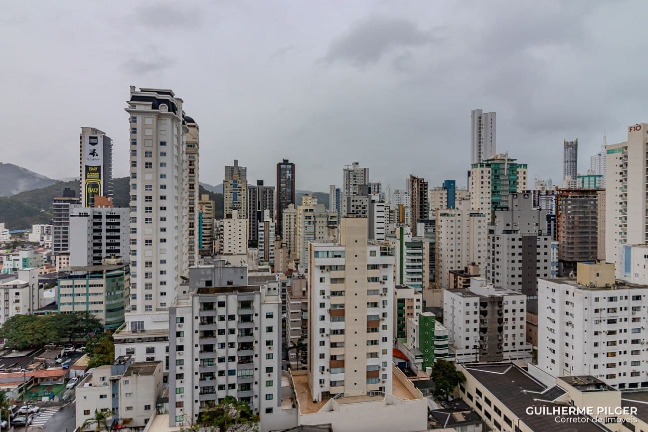 Apartamento no Ed. Rovere Della Luna em Balneário Camboriú — foto 1