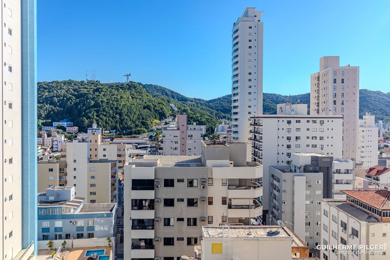 Apartamento no Ed. Lorena Cristina em Balneário Camboriú — foto 1