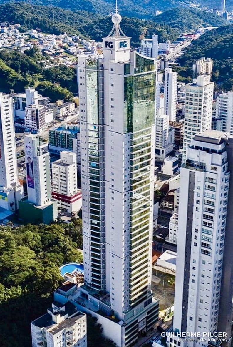 Apartamento no Edifício Alameda Jardins em Balneário Camboriú — foto 1