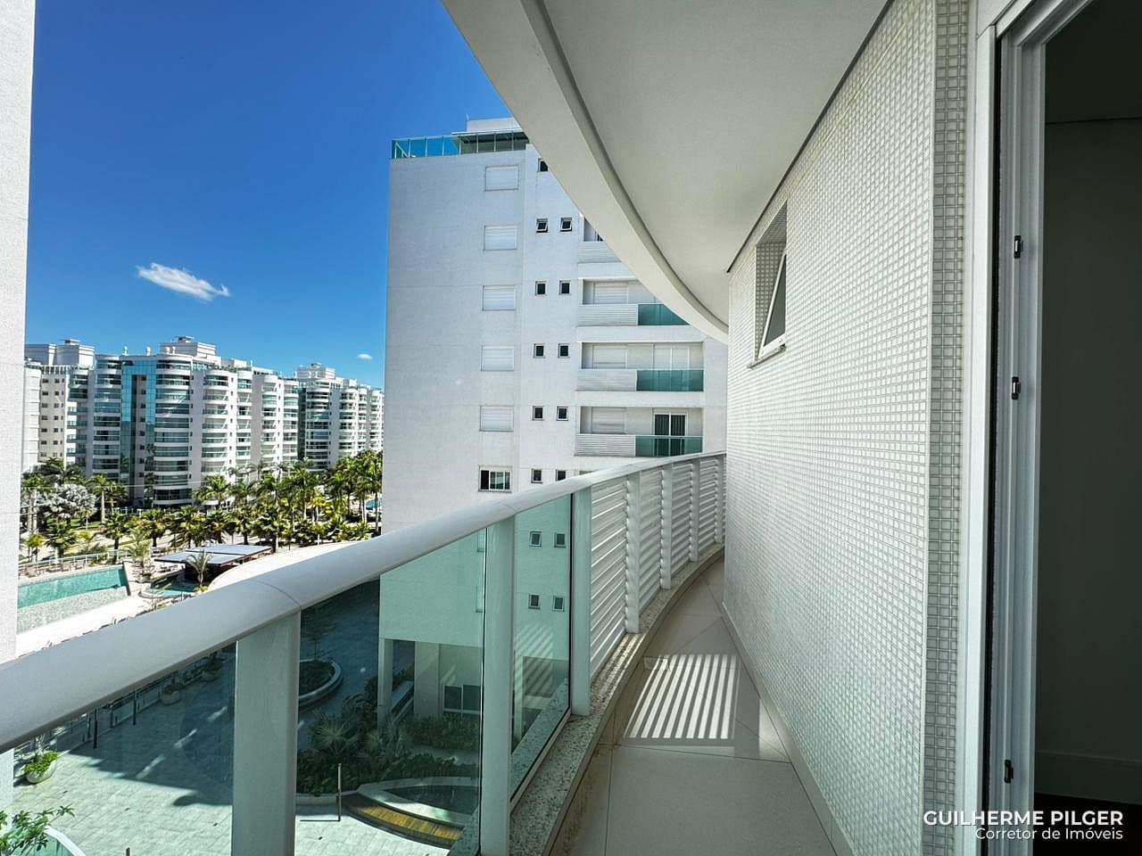 Apartamento no Edifício Brava Beach na Praia Brava — foto 1