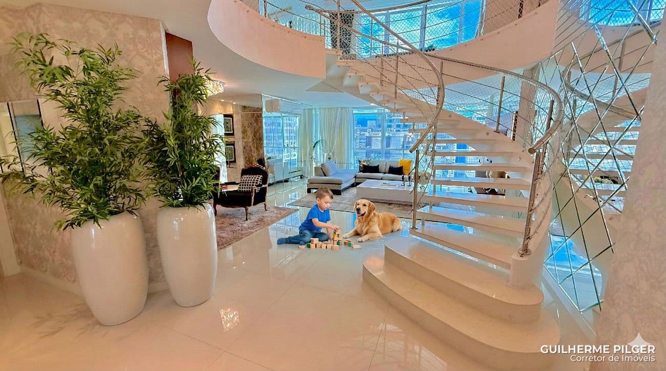 Apartamento Duplex no Edifício Dubai Tower Residence em Meia Praia - Itapema/SC — foto 1