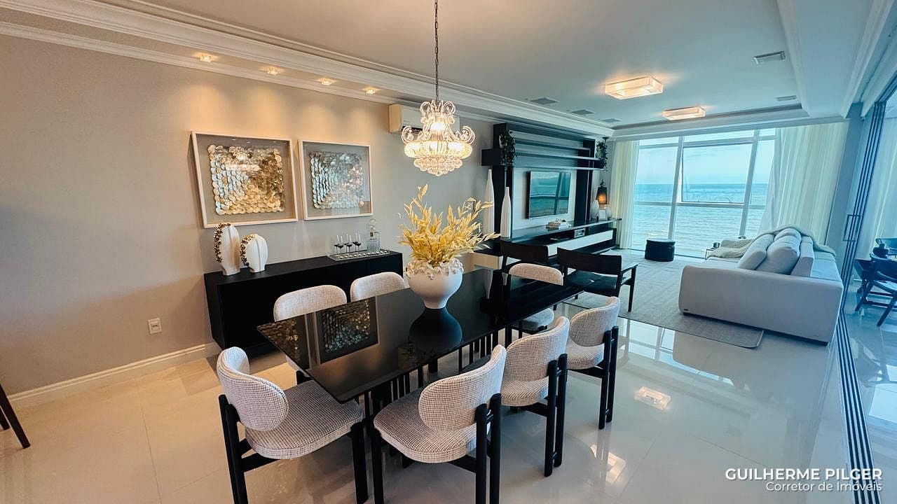 Apartamento no Ed. Atlantic Paradise em Meia Praia em Itapema — foto 1