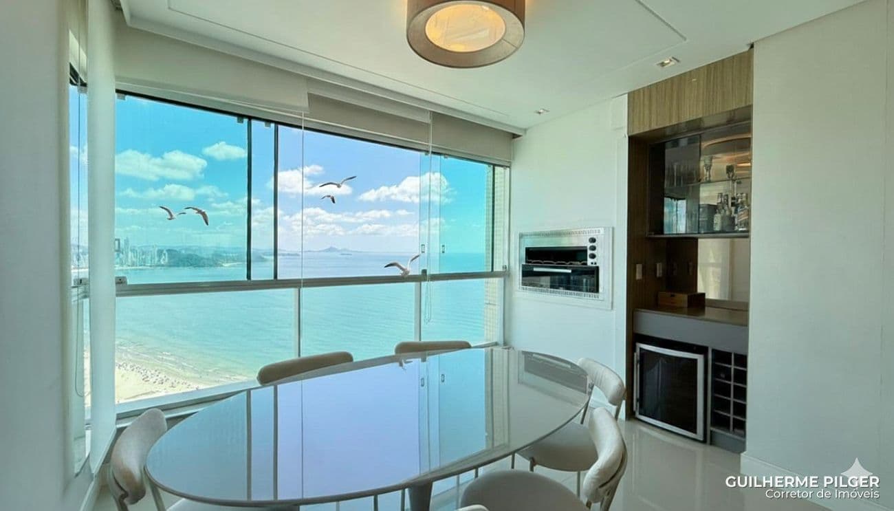 Apartamento no Ed. Villa Serena Home Club em Balneário Camboriú — foto 1